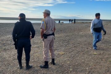 Continúa la búsqueda del joven Gabriel Barrientos desaparecido en el mar luego de auxiliar a una mujer y su hijo